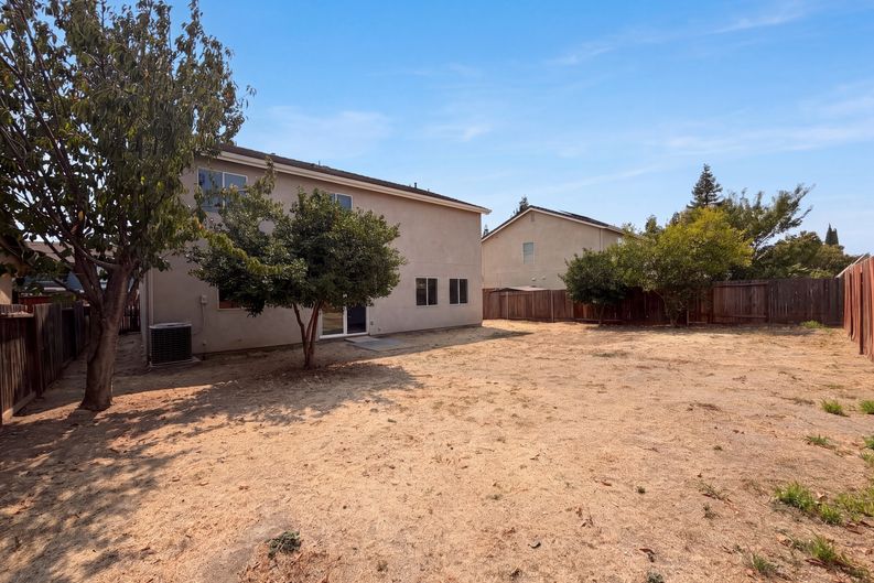 Photo 28 of 31 of 2155 Watercourse St, Stockton, CA