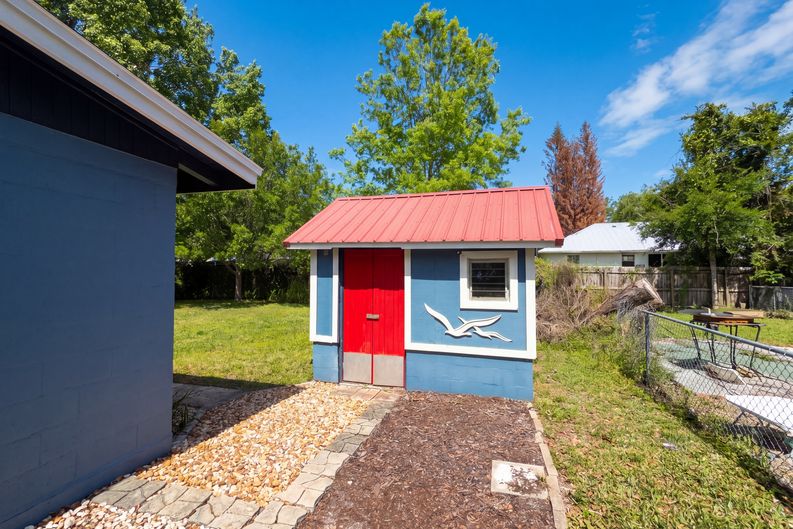 Photo 17 of 19 of 1385 Bender Ave, Daytona Beach, FL