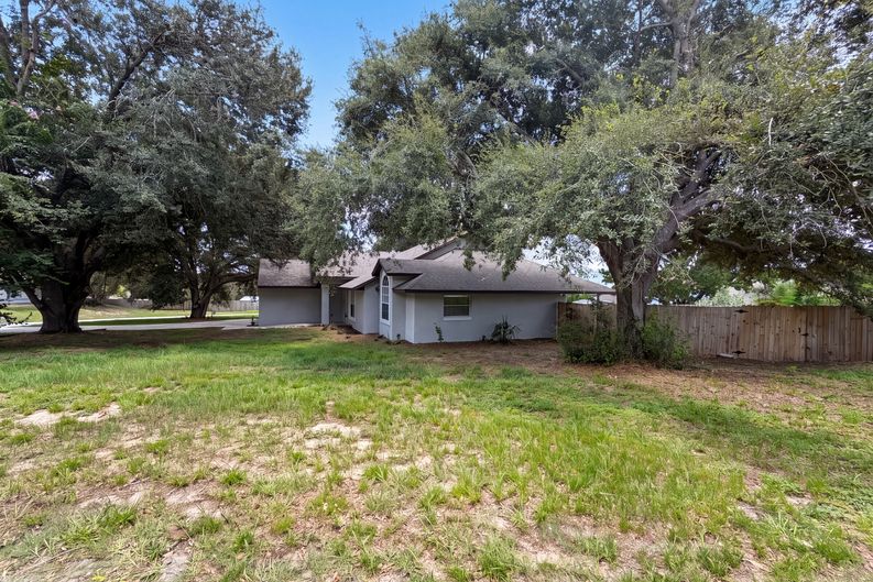 Photo 26 of 29 of 17802 Jefferson St, Oakland, FL