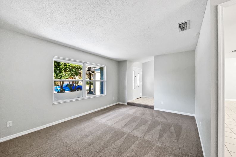 Photo 10 of 22 of 831 Haulover Dr, Altamonte Springs, FL