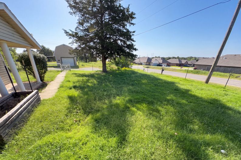Photo 18 of 20 of 20509 E Reno Ave, Harrah, OK