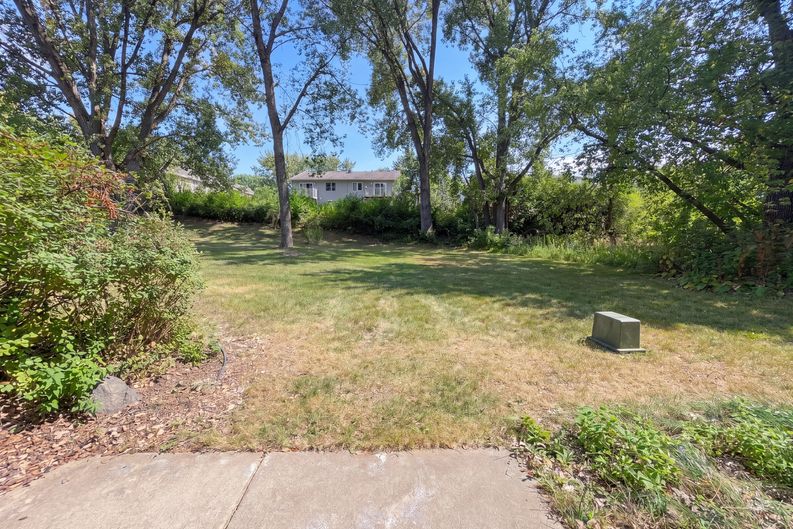 Photo 20 of 23 of 868 Wescott Sq, Eagan, MN