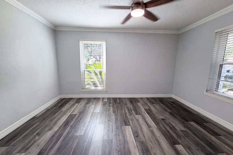Photo 12 of 21 of 9314 Deanwood St, Houston, TX