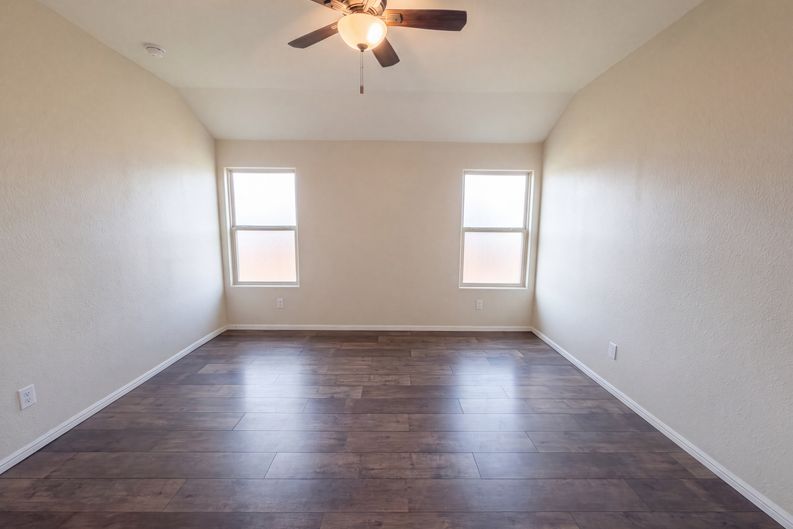 Photo 13 of 20 of 6337 Pontoon St, Fort Worth, TX