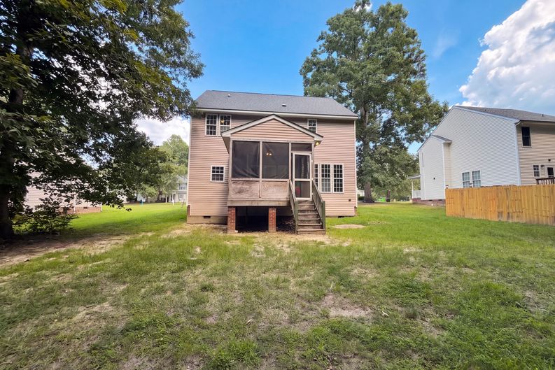 Photo 5 of 17 of 128 Saint Johns St, Knightdale, NC