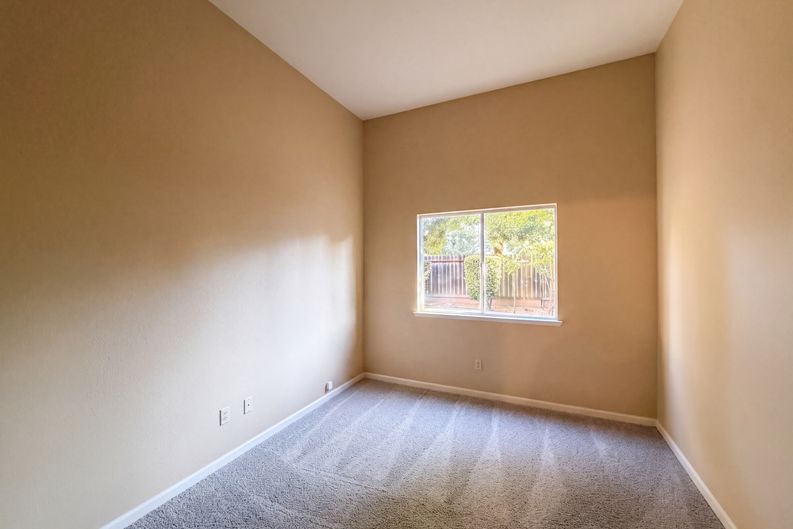 Photo 11 of 44 of 5344 Swindon Rd, Rocklin, CA