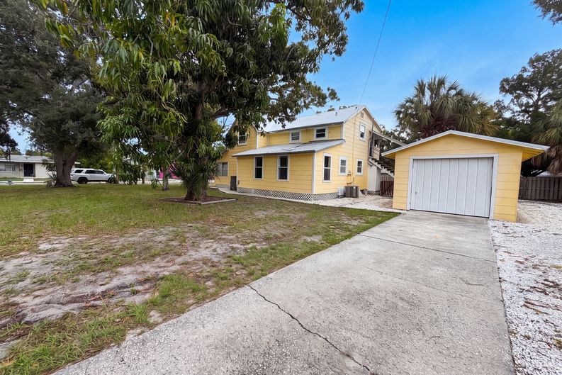 Photo 26 of 29 of 2231 9th Ave W, Bradenton, FL