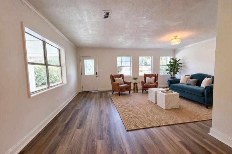 Photo 11 of 22 of 5630 Temple Rd, Jacksonville, FL