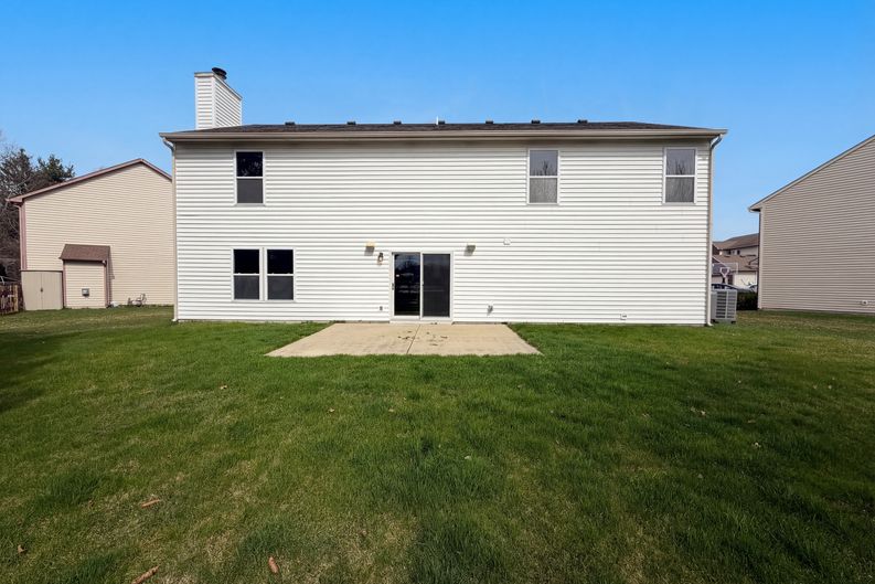 Photo 5 of 31 of 7910 Arvada Pl, Indianapolis, IN