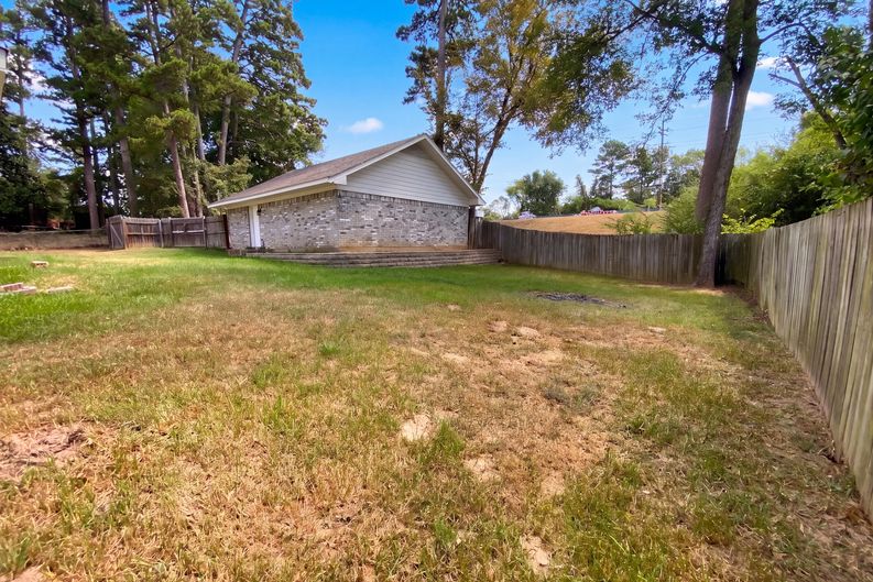 Photo 34 of 35 of 1607 Timberline Dr, Henderson, TX