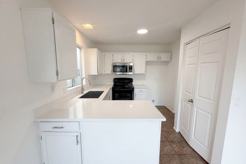 Photo 8 of 20 of 4058 W Chama Dr, Glendale, AZ
