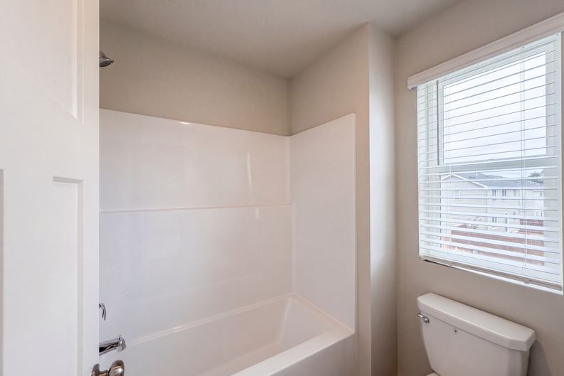 Photo 20 of 25 of 51093 SW Amsterdam Ln, Scappoose, OR