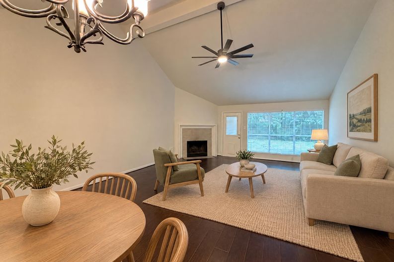 Photo 3 of 16 of 19414 Winding Branch Dr, Katy, TX