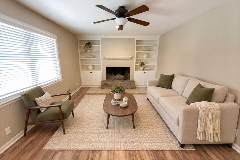 Photo 3 of 16 of 6817 Chickering Rd, Fort Worth, TX