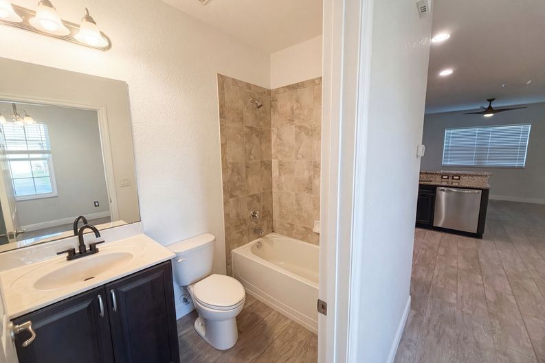 Photo 10 of 20 of 758 NE Hawks Ridge Way, Port Saint Lucie, FL