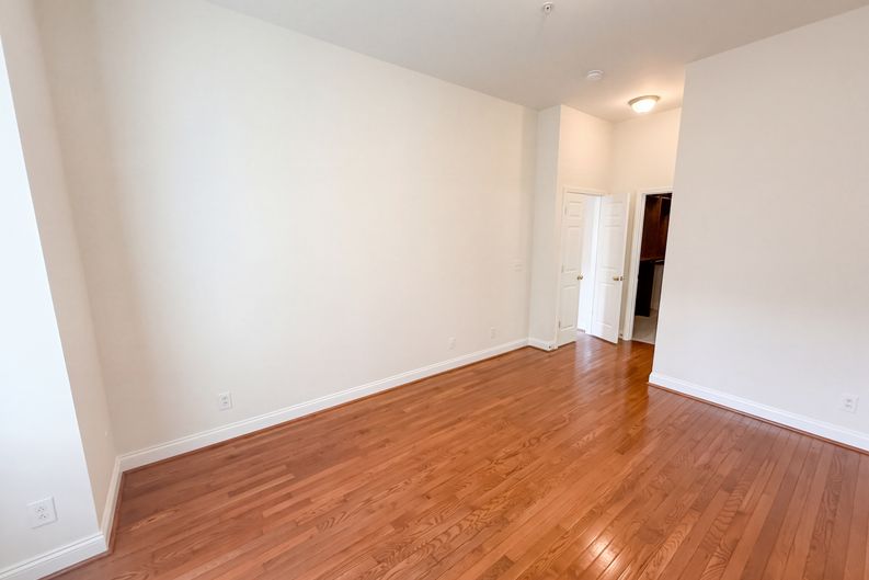 Photo 10 of 19 of 774 N Davidson St, Charlotte, NC