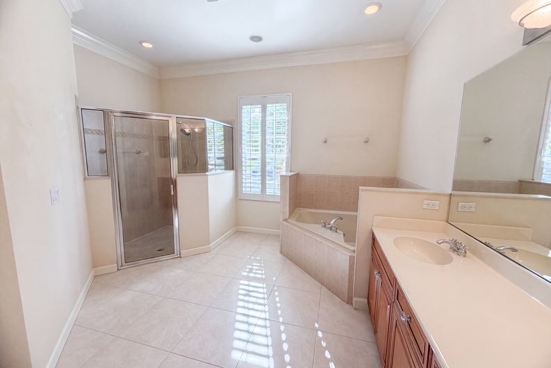 Photo 21 of 30 of 424 NW Dover Ct, Port Saint Lucie, FL