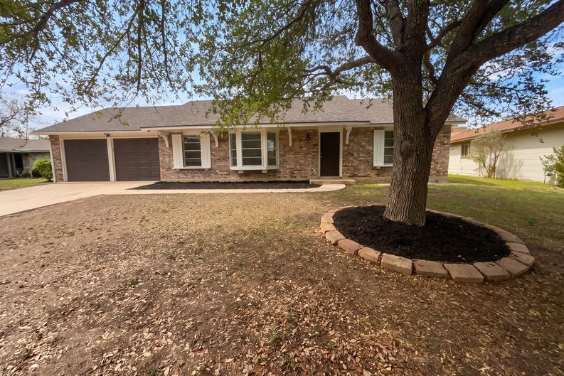 Photo 17 of 19 of 225 La Jolla, Live Oak, TX