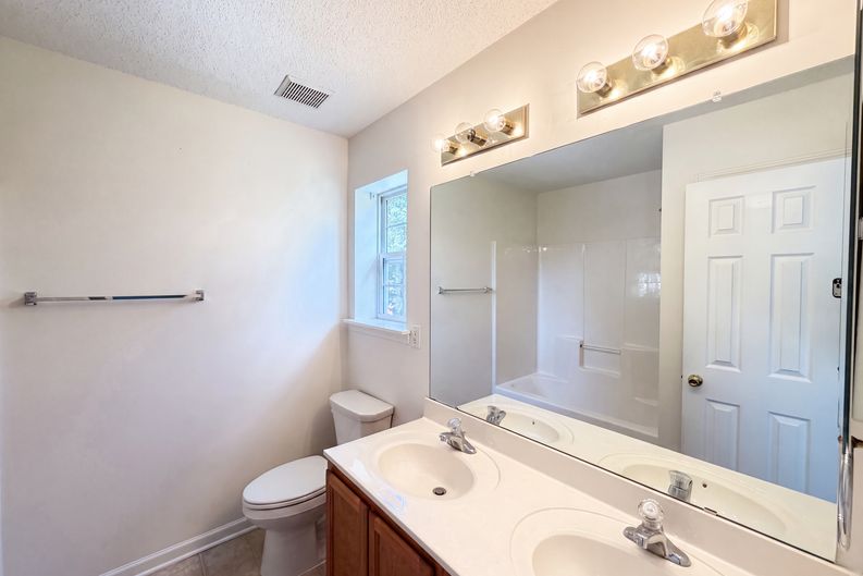 Photo 12 of 18 of 14205 Tranters Creek Ln, Charlotte, NC