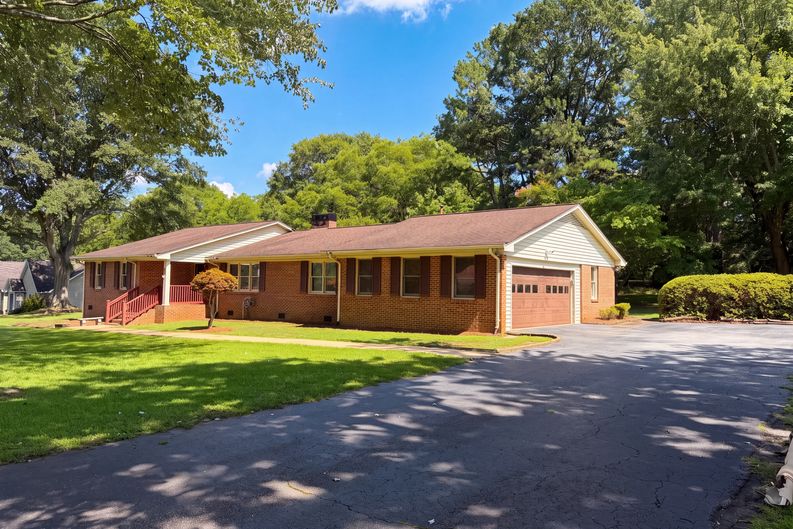 Photo 27 of 39 of 604 Meadowbrook Dr, Spartanburg, SC