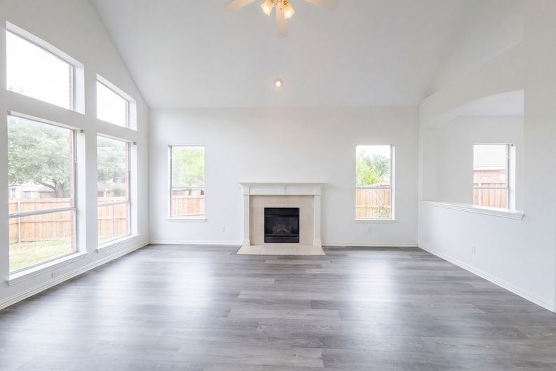 Photo 3 of 23 of 3853 Wintergreen Dr, Plano, TX