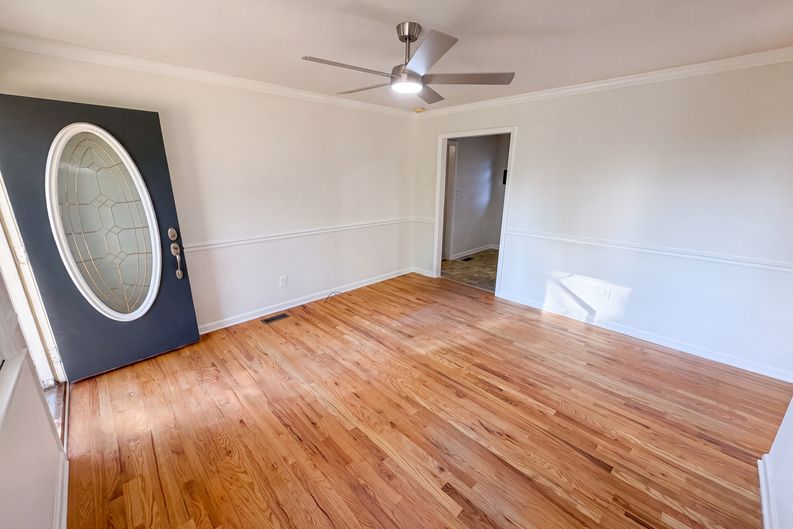 Photo 6 of 18 of 1933 Choyce Cir, Charlotte, NC