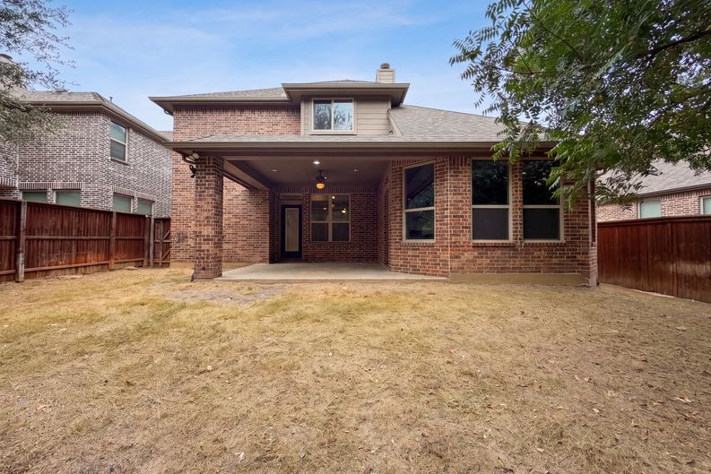 Photo 24 of 39 of 9332 Kaitlyn Ct, Lantana, TX