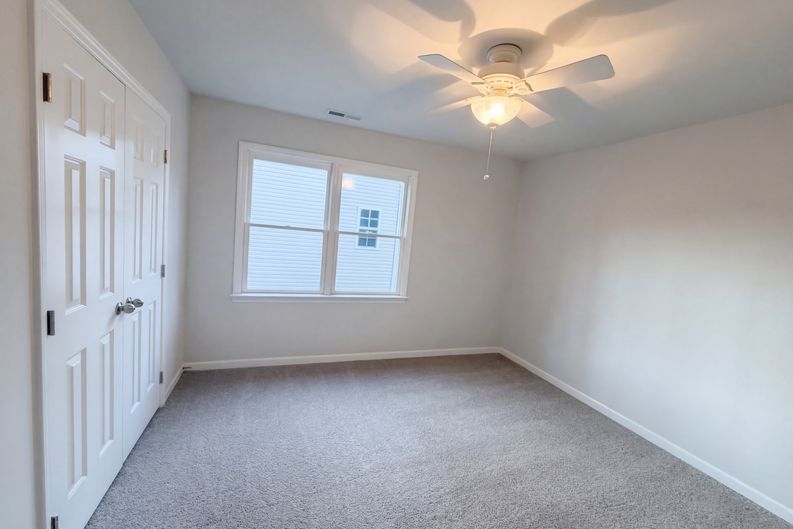 Photo 14 of 18 of 729 E Ivy Valley Dr, Fuquay Varina, NC