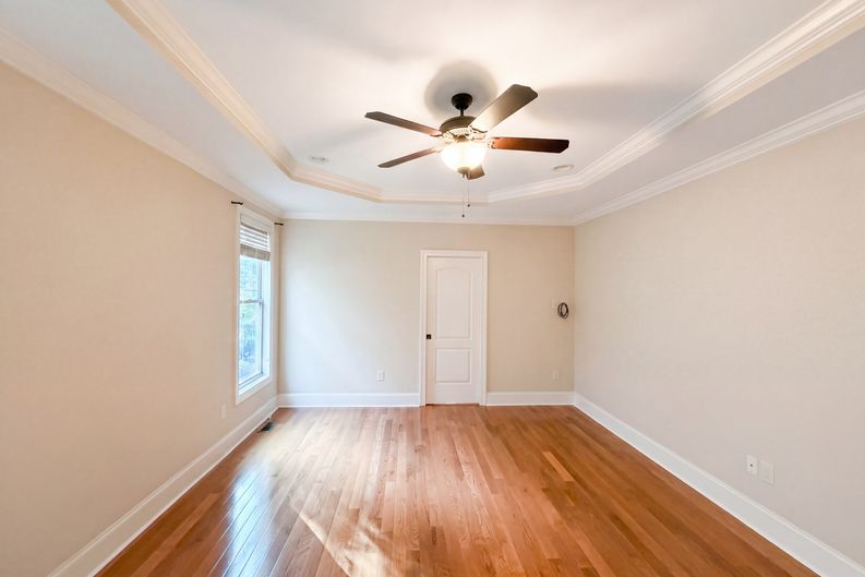 Photo 4 of 22 of 1214 Ileagnes Rd, Raleigh, NC
