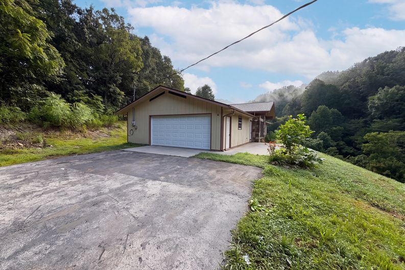 Photo 21 of 22 of 1430 Hawk Ln, Seymour, TN