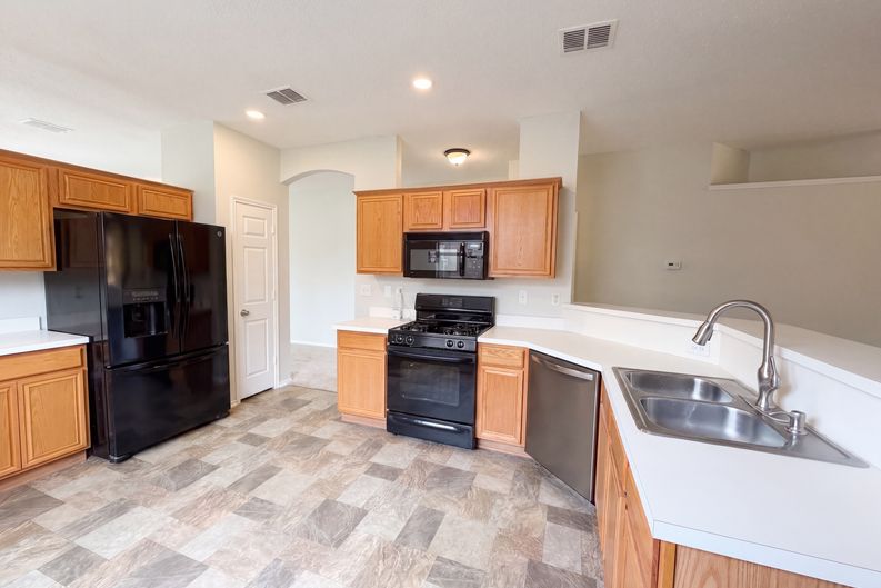 Photo 10 of 27 of 12609 Black Cherry Ln, Euless, TX