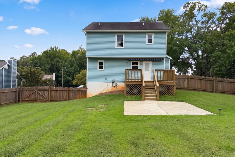 Photo 5 of 30 of 1001 Kingstree Ridge Dr, Winston Salem, NC