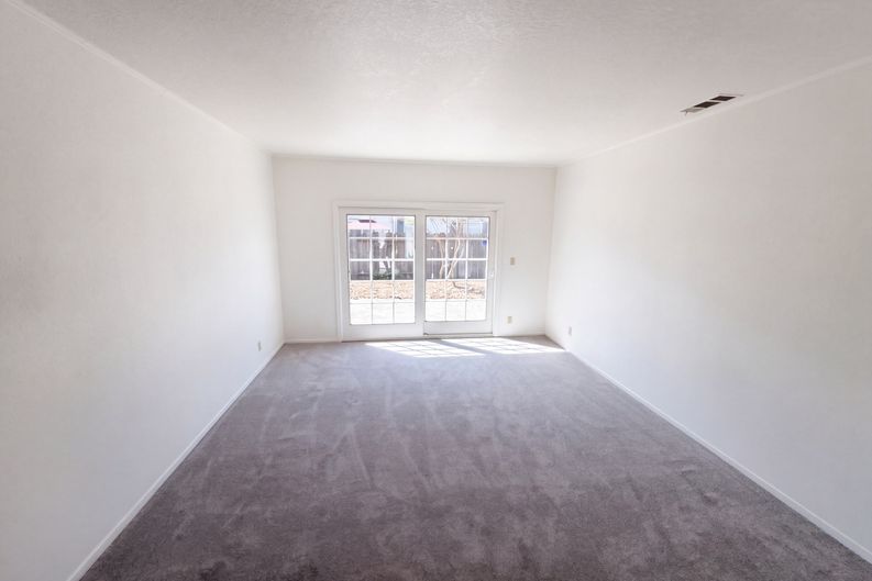 Photo 3 of 15 of 1372 Ruffino Ct, Manteca, CA
