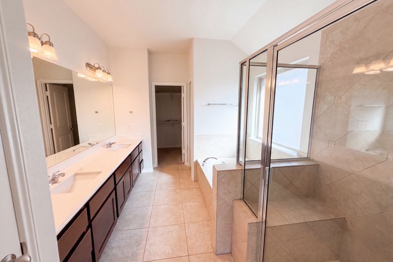 Photo 15 of 20 of 18320 Drecker Springs Ln, Pflugerville, TX