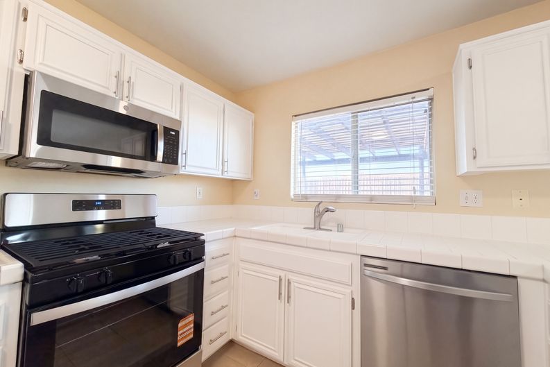 Photo 10 of 21 of 5717 Lisbon Ct, Palmdale, CA