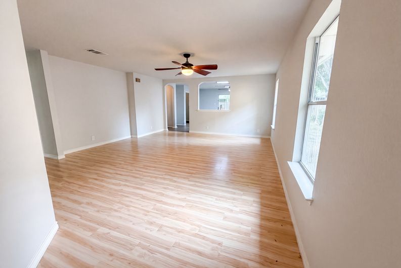 Photo 8 of 16 of 616 Barbara Way, Bastrop, TX