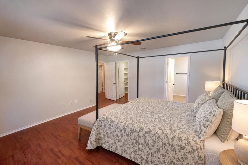 Photo 4 of 21 of 8222 Grissom Cir, San Antonio, TX