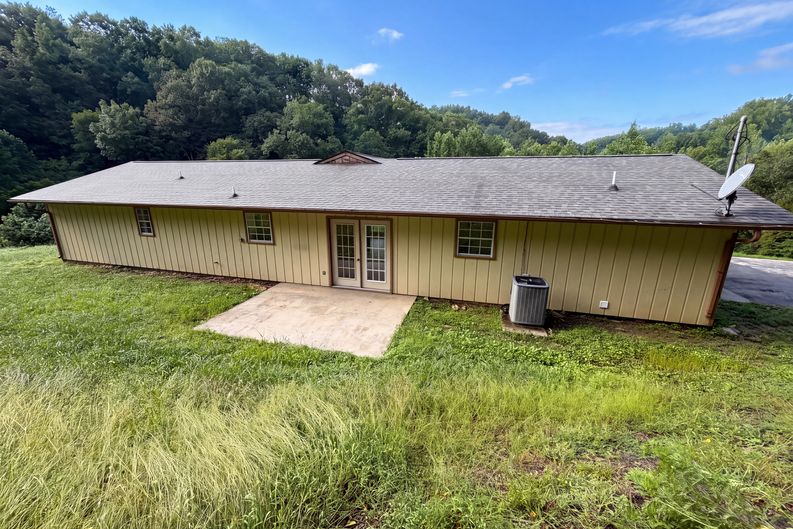Photo 5 of 22 of 1430 Hawk Ln, Seymour, TN