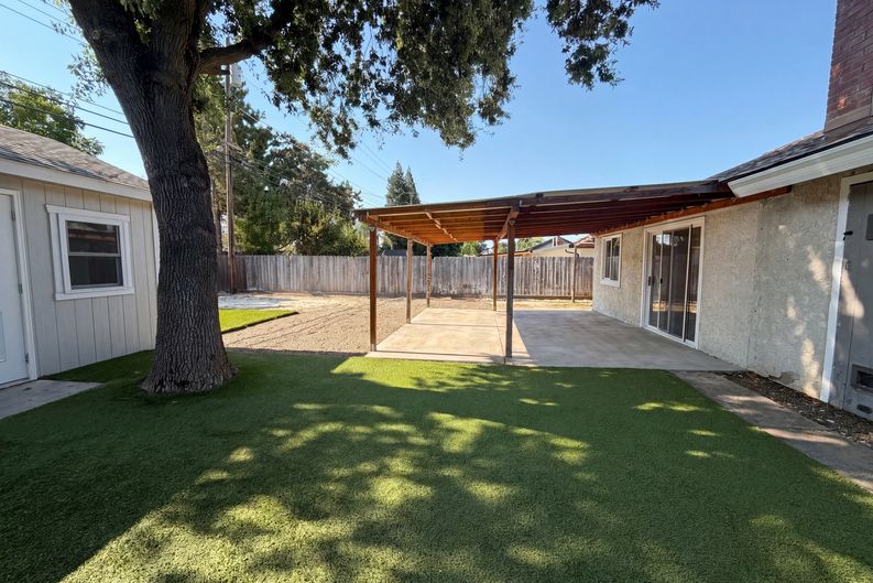 Photo 26 of 31 of 1422 Oakmont Dr, Roseville, CA