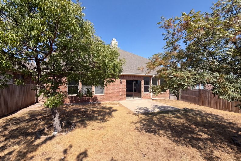 Photo 5 of 33 of 10713 Vista Heights Blvd, Fort Worth, TX