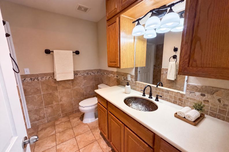 Photo 7 of 16 of 507 Decker Dr, Hutto, TX