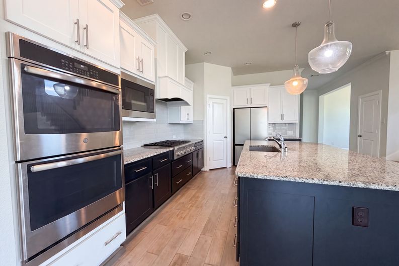 Photo 6 of 21 of 1901 Crested Ridge Rd, Aledo, TX