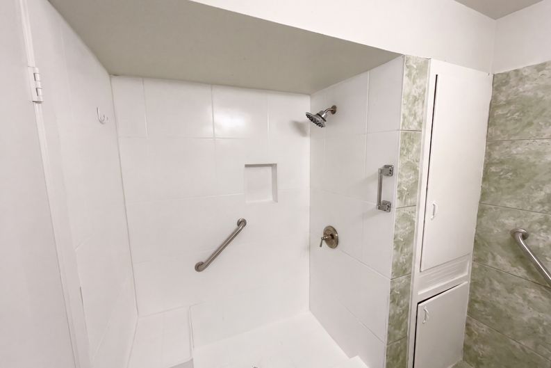 Photo 15 of 22 of 222 Colebrook Dr, San Antonio, TX