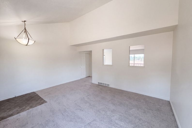 Photo 15 of 38 of 8273 W Plymouth Pl, Littleton, CO