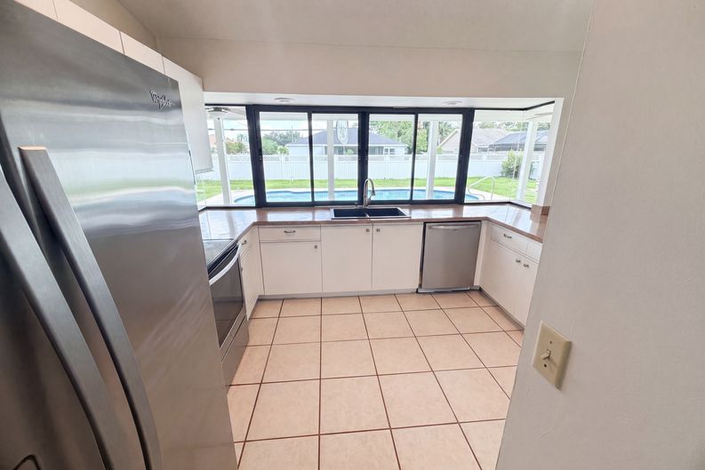 Photo 24 of 38 of 2305 SW Fern Cir, Port Saint Lucie, FL