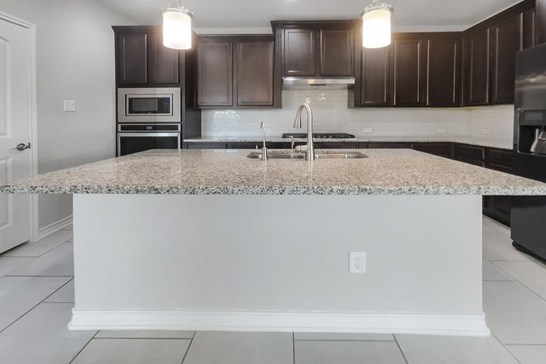 Photo 13 of 20 of 23006 Woodlawn Rdg, San Antonio, TX