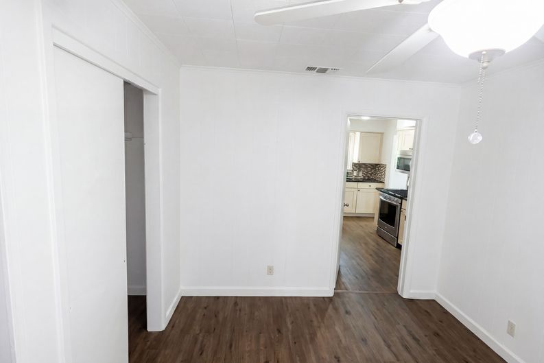 Photo 6 of 20 of 421 N 3rd St, Jacksboro, TX