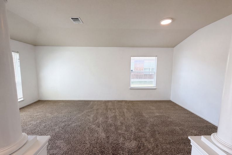Photo 13 of 18 of 9301 Cricket Dr, Killeen, TX