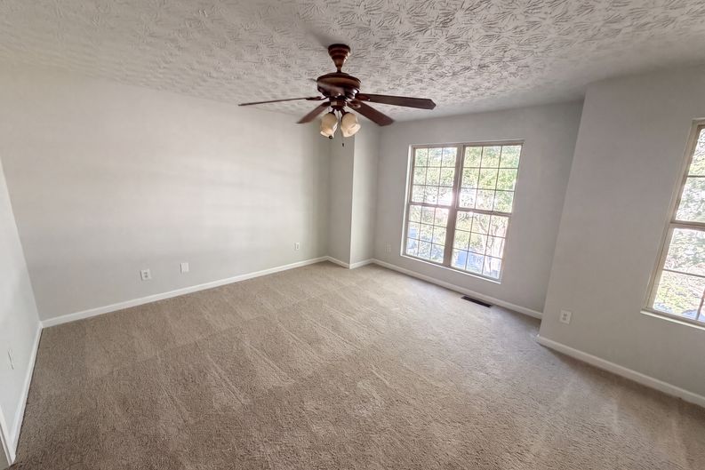 Photo 4 of 14 of 7202 Gotland St, Union City, GA