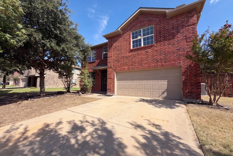 Photo 26 of 32 of 3933 Grizzly Hills Cir, Fort Worth, TX